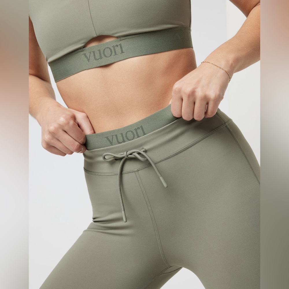 Vuori•Elevate Daily Legging•SOLD OUT•Form High Rise Pant•Pistachio•LIKE NEW• Med - Picture 2 of 15